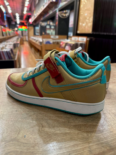 RARE MINT 2006/2007 Nike Vandal Low Women Shoes Gold / Red / Green 312492-771 Leather Sneakers SIZE 11 - Shuga Records