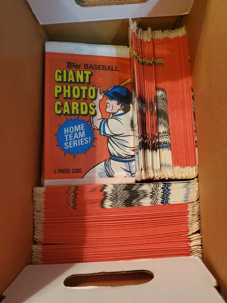 (1) One Pack - New Sealed Topps 1981 MLB Baseball CHICAGO CUBS / WHITE SOX Giant Photo Trading Card Pack - 1 Card Per Pack - Shuga Records