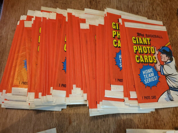 (1) One Pack - New Sealed Topps 1981 MLB Baseball CHICAGO CUBS / WHITE SOX Giant Photo Trading Card Pack - 1 Card Per Pack - Shuga Records