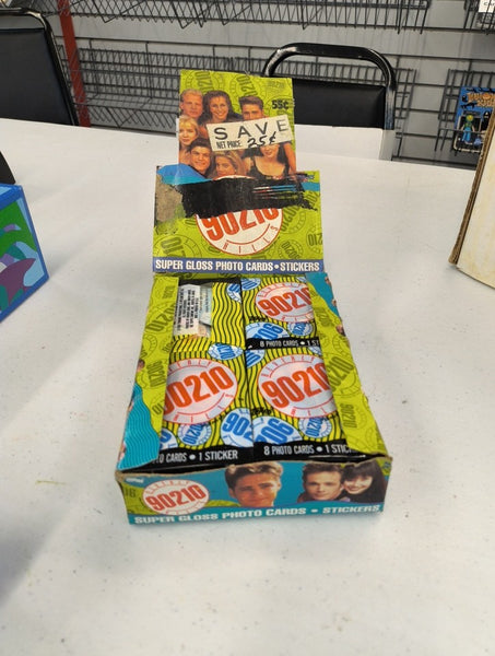 (1) One Pack - New 1991 Topps Beverly Hills 90210 Trading Card - 8 Cards & 1 Sticker - Shuga Records